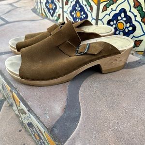 No. 6 clogs sz 42 - women’s 10-11 gently used great condition